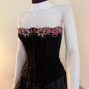 Y2K Victoria's Secret, Med, Blk Corset, Pink Floral Embroidery Detail, Lace-Up